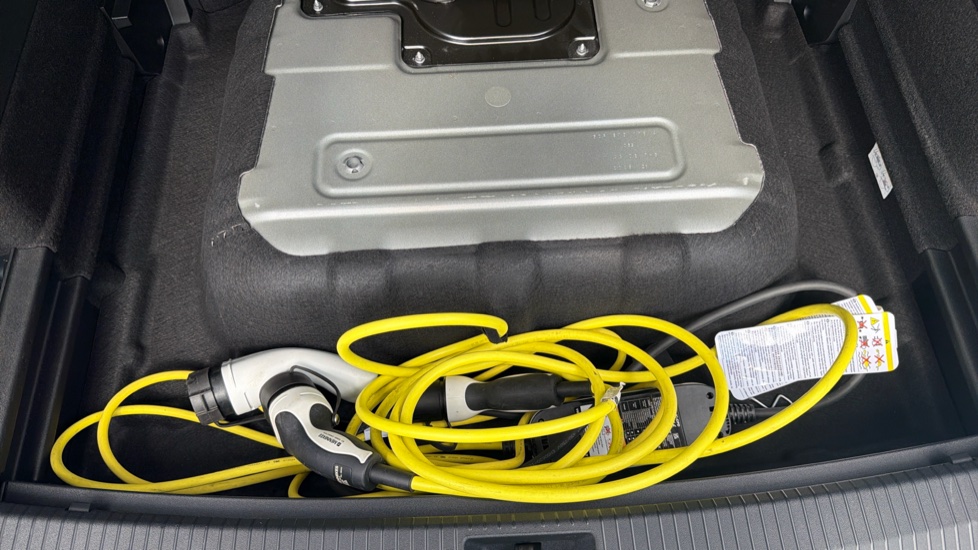 Volkswagen Tiguan 1.5 TSI 272 eHybrid R-Line 5dr DSG Estate - Image 30