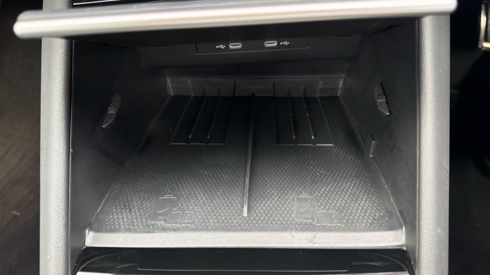 Volkswagen Tiguan 1.5 TSI 272 eHybrid R-Line 5dr DSG Estate - Image 33