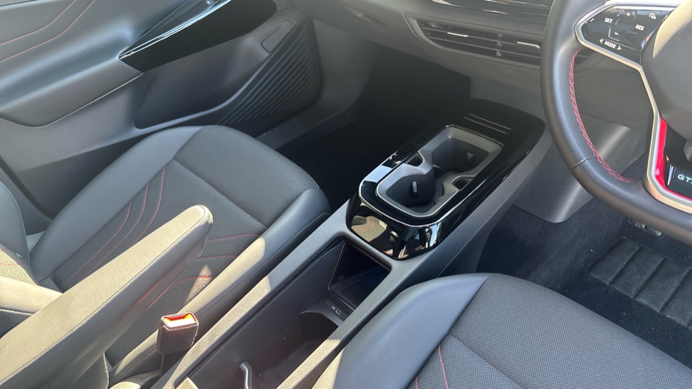 Volkswagen ID.4 220kW 4MOTION GTX 77kWh 5dr Auto [125kW Ch] Electric Estate - Image 14