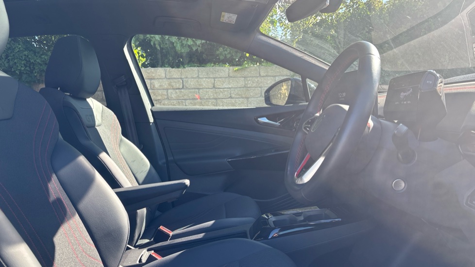 Volkswagen ID.4 220kW 4MOTION GTX 77kWh 5dr Auto [125kW Ch] Electric Estate - Image 15