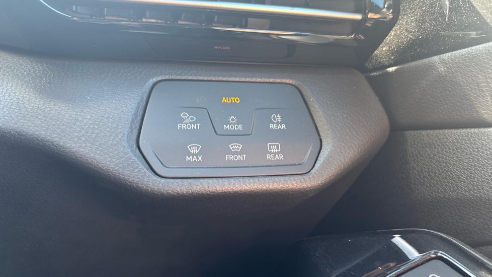 Volkswagen ID.4 220kW 4MOTION GTX 77kWh 5dr Auto [125kW Ch] Electric Estate - Image 44