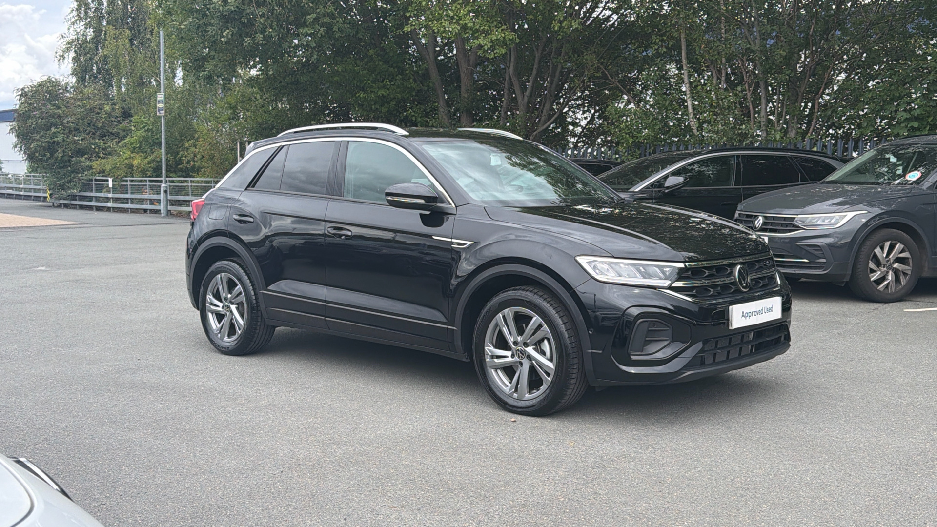 Volkswagen T-Roc dealer public-web source image