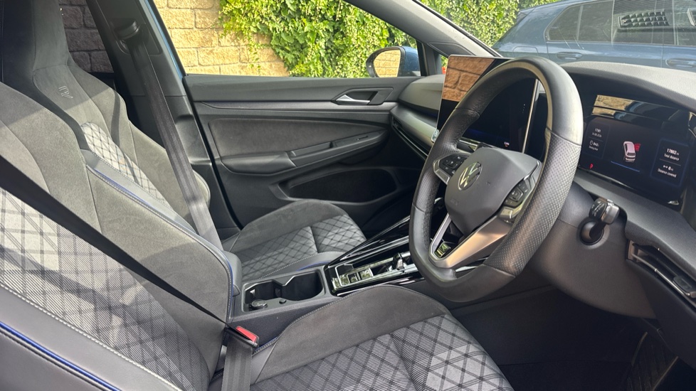 Volkswagen Golf 1.5 eTSI 150 R-Line 5dr DSG Petrol Hatchback - Image 15