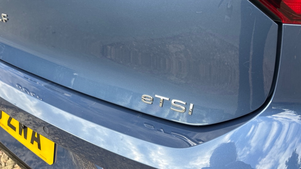 Volkswagen Golf 1.5 eTSI 150 R-Line 5dr DSG Petrol Hatchback - Image 40