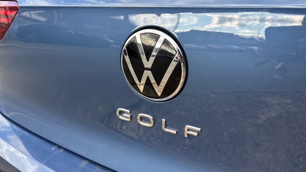 Volkswagen Golf 1.5 eTSI 150 R-Line 5dr DSG Petrol Hatchback - Image 41