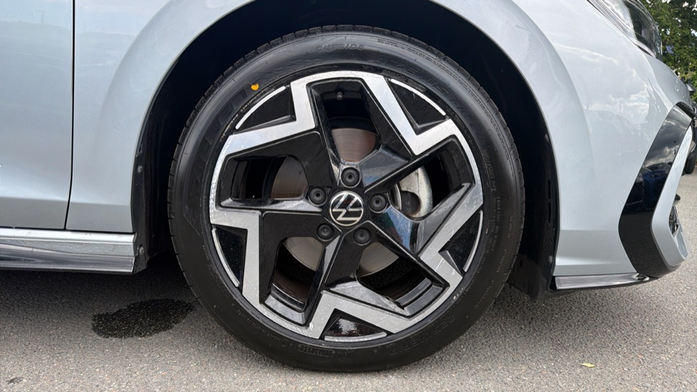 Volkswagen Golf 1.5 eTSI 150 R-Line 5dr DSG Petrol Hatchback - Image 5