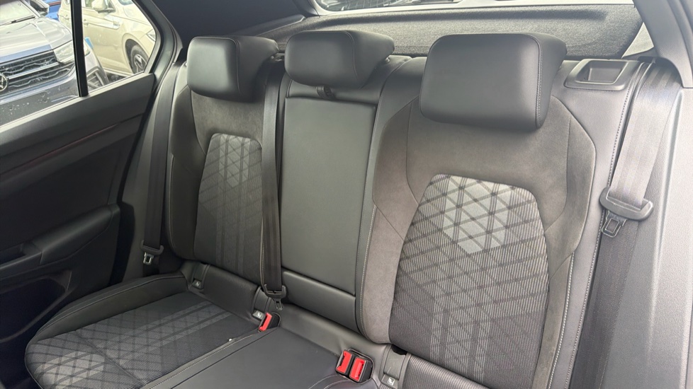 Volkswagen Golf 1.5 eTSI 150 R-Line 5dr DSG Petrol Hatchback - Image 16