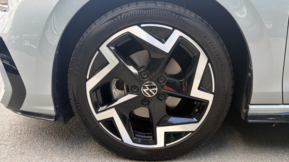 Volkswagen Golf 1.5 eTSI 150 R-Line 5dr DSG Petrol Hatchback - Image 23