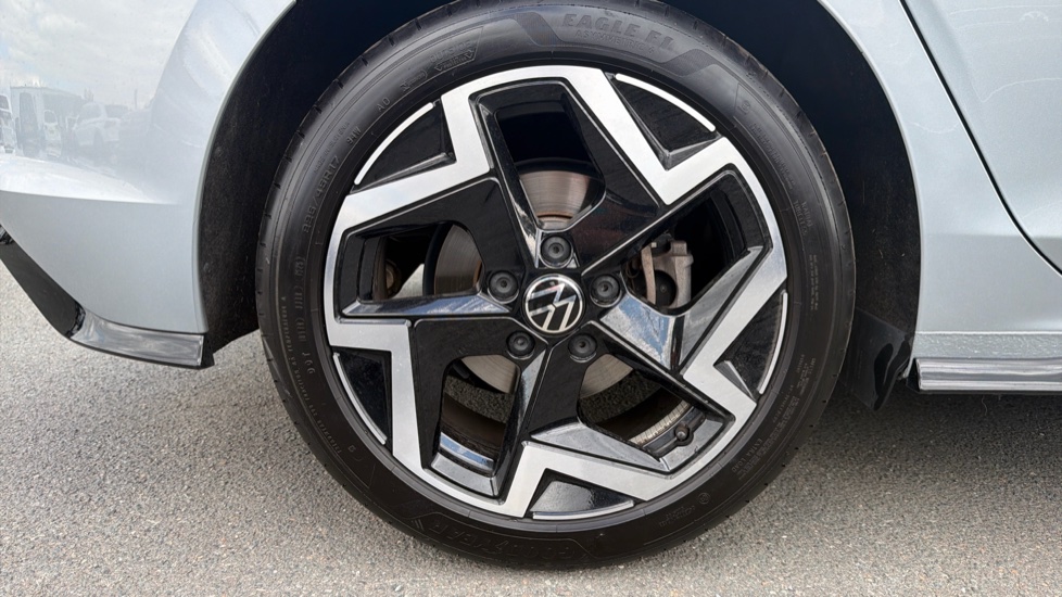 Volkswagen Golf 1.5 eTSI 150 R-Line 5dr DSG Petrol Hatchback - Image 25