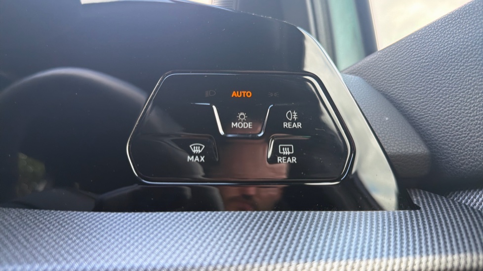 Volkswagen Golf 1.5 eTSI 150 R-Line 5dr DSG Petrol Hatchback - Image 29