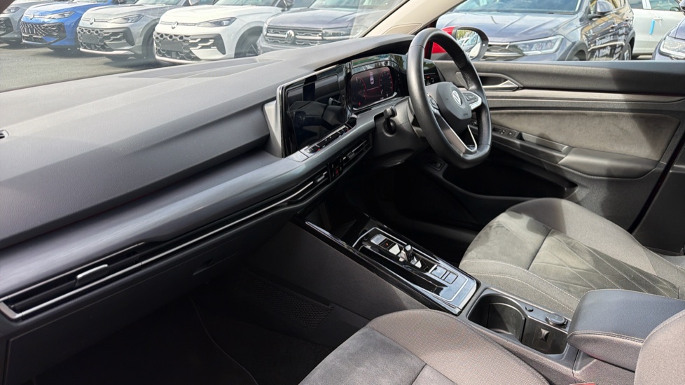 Volkswagen Golf 1.4 TSI eHybrid Style 5dr DSG Hatchback - Image 2