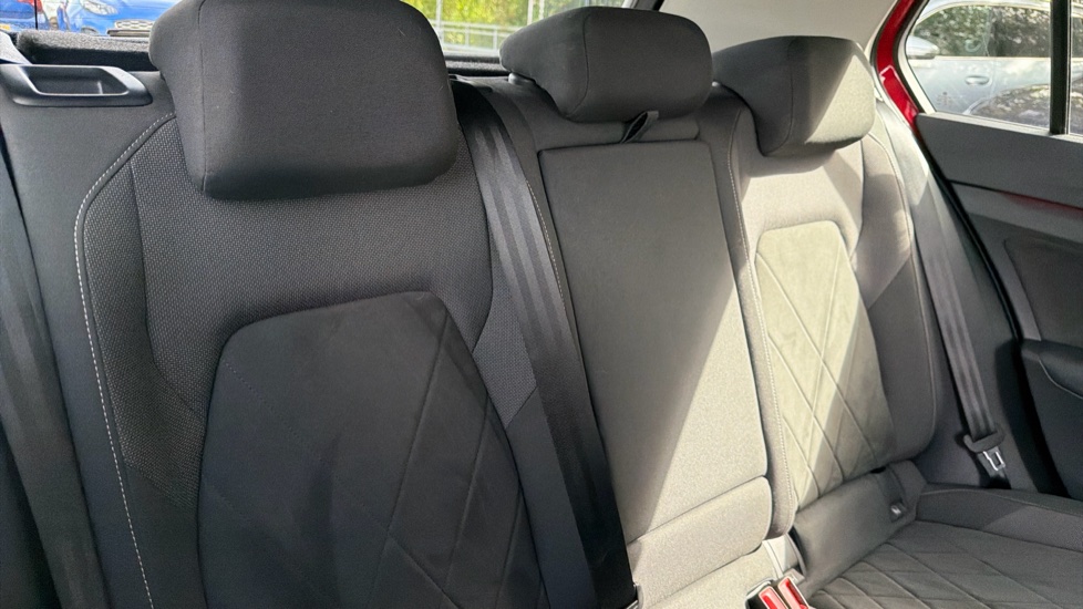 Volkswagen Golf 1.4 TSI eHybrid Style 5dr DSG Hatchback - Image 16