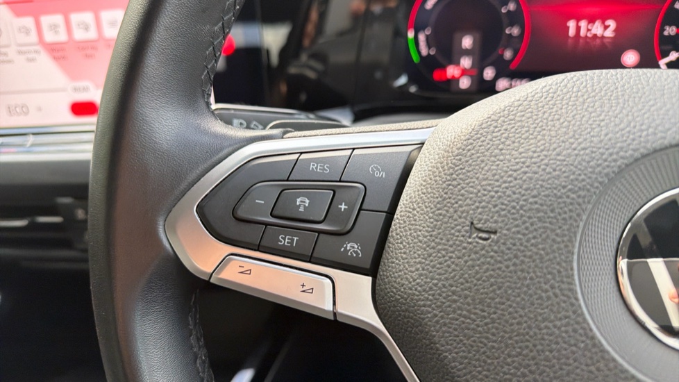 Volkswagen Golf 1.4 TSI eHybrid Style 5dr DSG Hatchback - Image 17