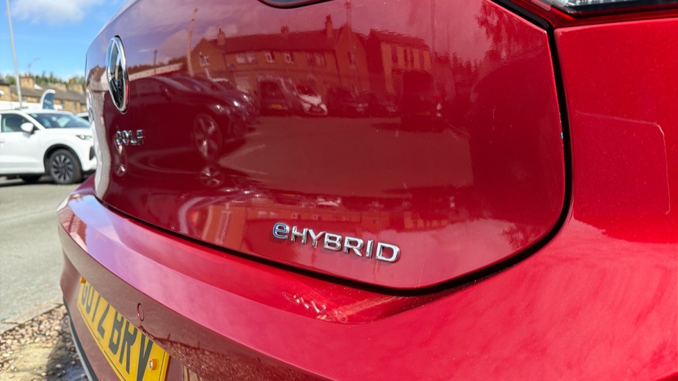Volkswagen Golf 1.4 TSI eHybrid Style 5dr DSG Hatchback - Image 21