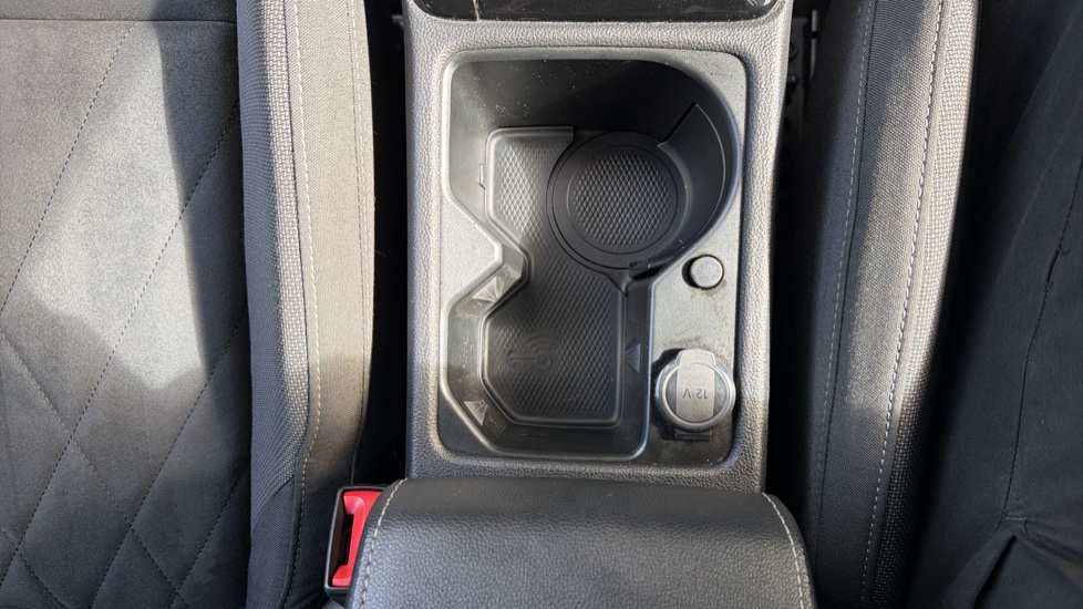 Volkswagen Golf 1.4 TSI eHybrid Style 5dr DSG Hatchback - Image 35