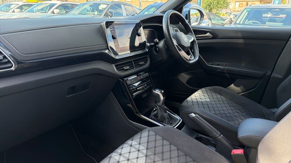 Volkswagen T-Cross 1.0 TSI 115 R-Line 5dr DSG Petrol Estate - Image 2