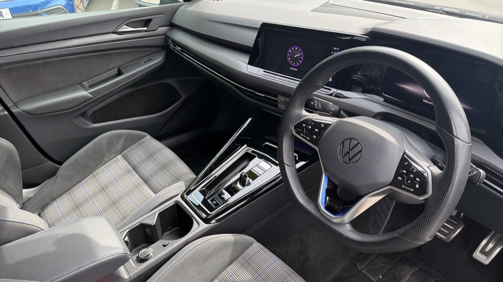 Volkswagen Golf 1.4 TSI GTE 5dr DSG Hatchback - Image 6