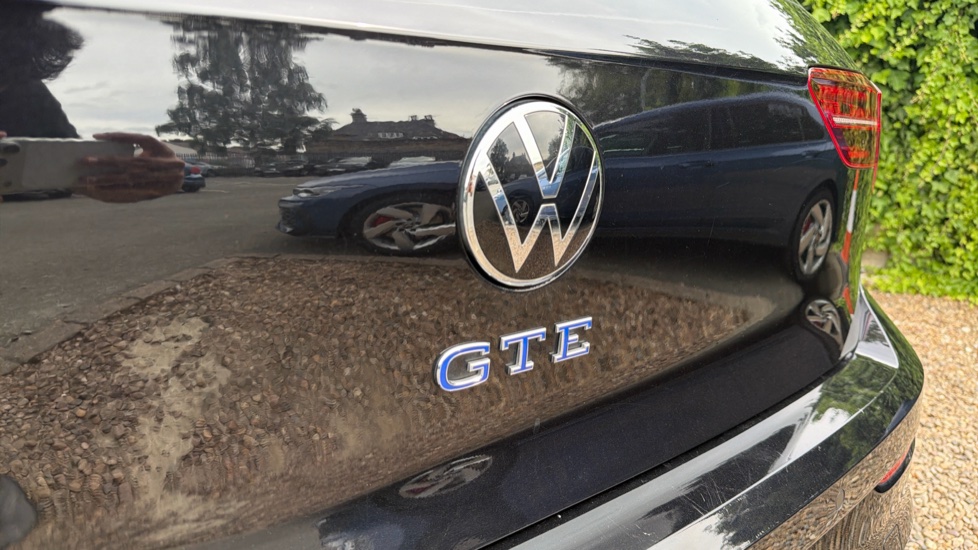 Volkswagen Golf 1.4 TSI GTE 5dr DSG Hatchback - Image 21