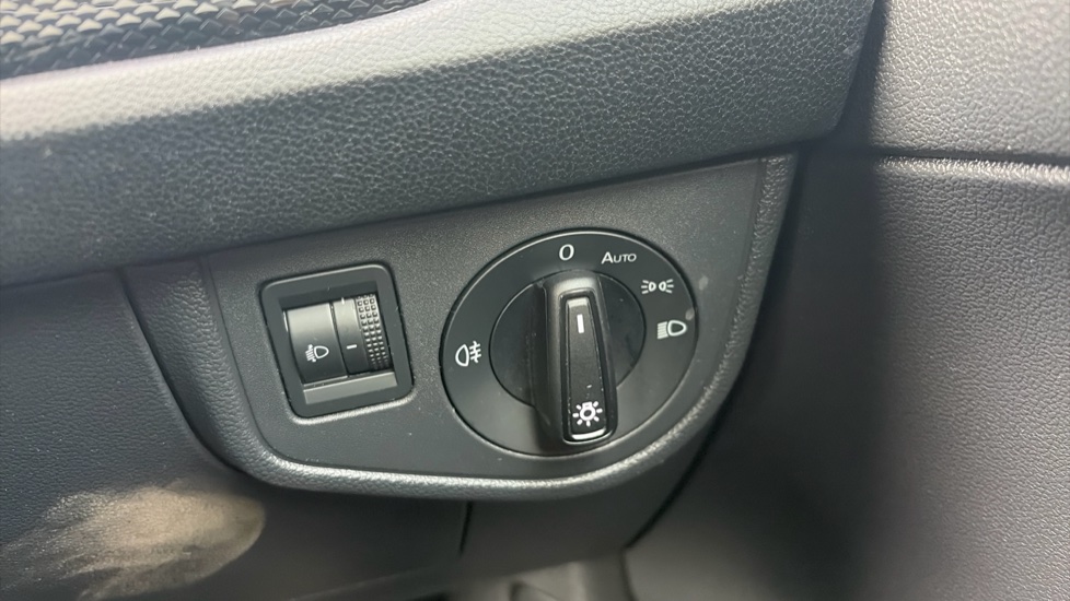 Volkswagen Polo 1.0 TSI Life 5dr Petrol Hatchback - Image 24