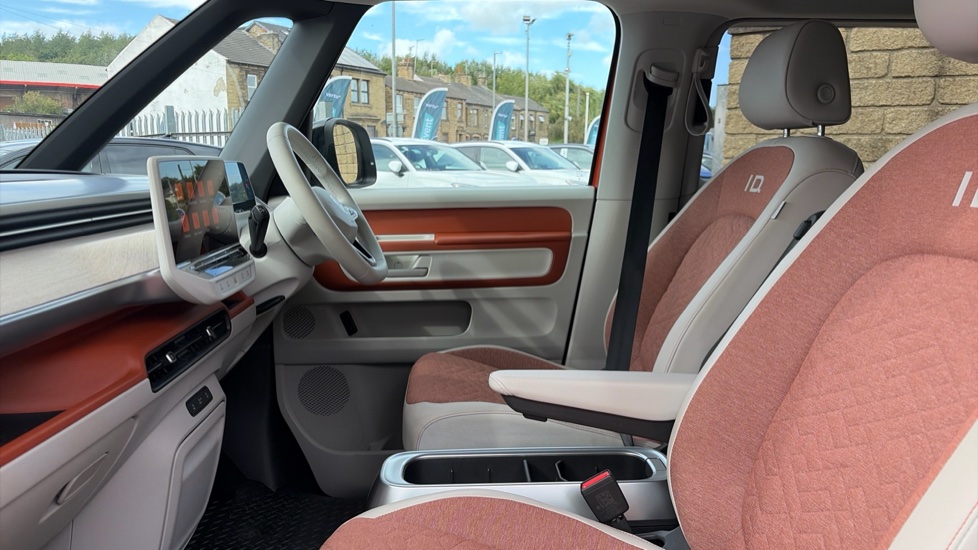 Volkswagen ID. Buzz 150kW Style Pro 77kWh 5dr Auto Electric Estate - Image 2