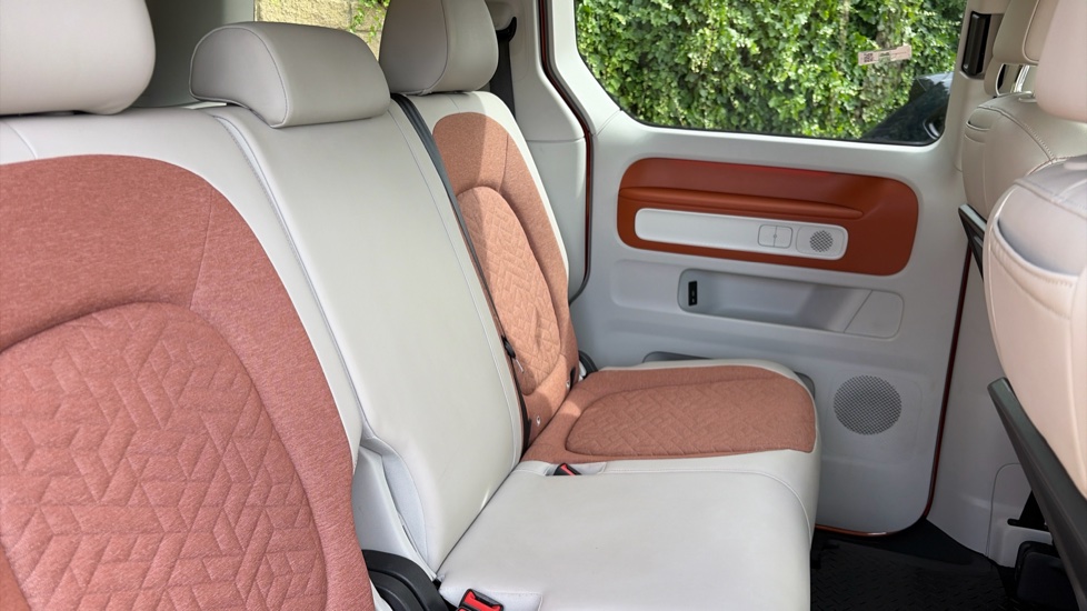 Volkswagen ID. Buzz 150kW Style Pro 77kWh 5dr Auto Electric Estate - Image 16