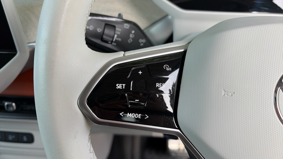 Volkswagen ID. Buzz 150kW Style Pro 77kWh 5dr Auto Electric Estate - Image 17