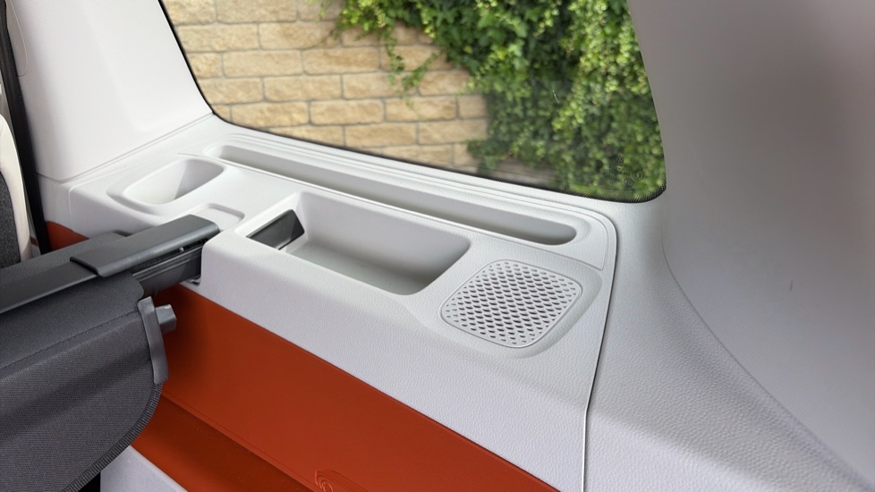 Volkswagen ID. Buzz 150kW Style Pro 77kWh 5dr Auto Electric Estate - Image 41