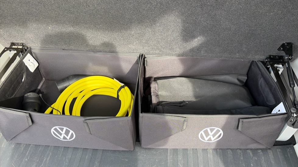 Volkswagen ID. Buzz 150kW Style Pro 77kWh 5dr Auto Electric Estate - Image 42