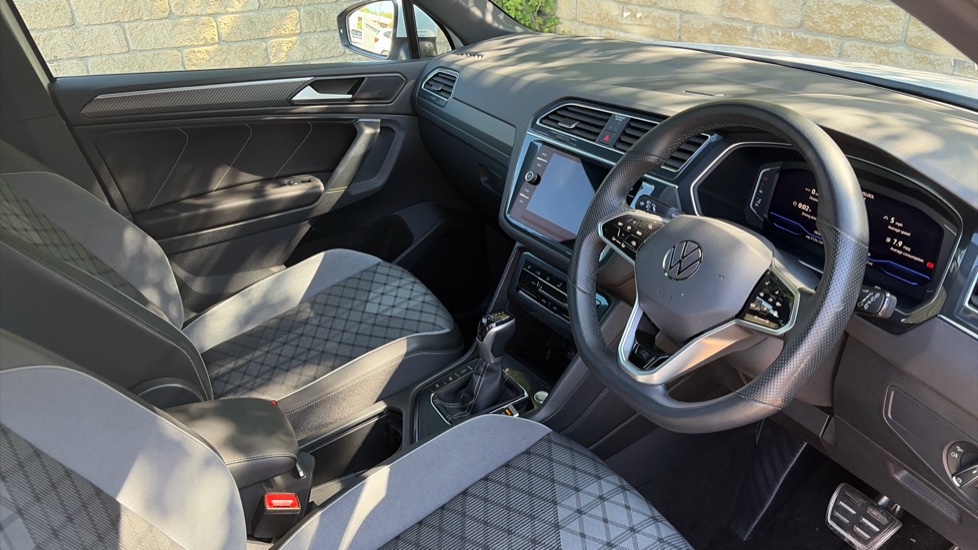 Volkswagen Tiguan 1.5 TSI 150 R-Line Edition 5dr DSG Petrol Estate - Image 6