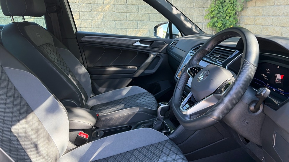 Volkswagen Tiguan 1.5 TSI 150 R-Line Edition 5dr DSG Petrol Estate - Image 15