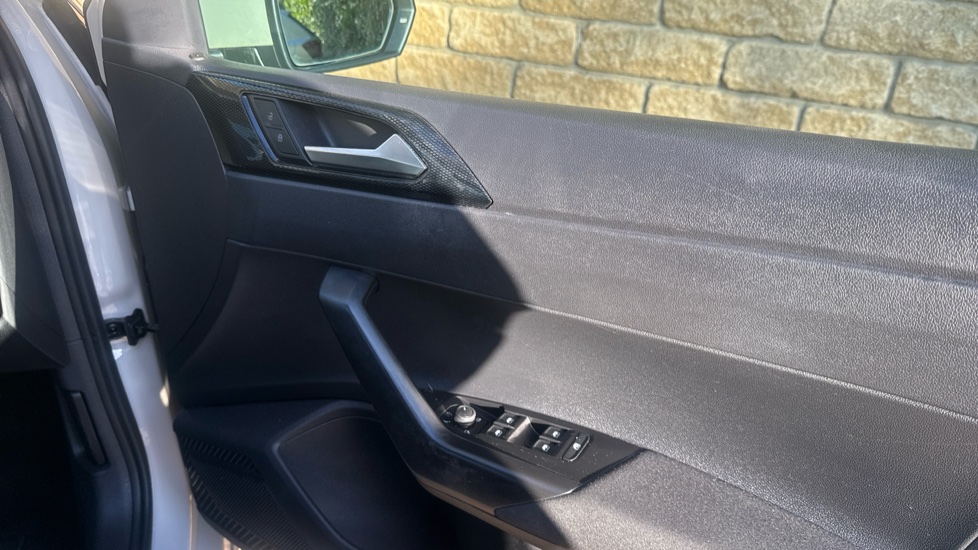Volkswagen Polo 1.0 Life 5dr Petrol Hatchback - Image 19
