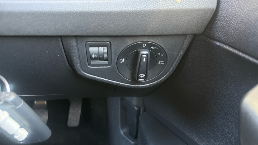 Volkswagen Polo 1.0 Life 5dr Petrol Hatchback - Image 33