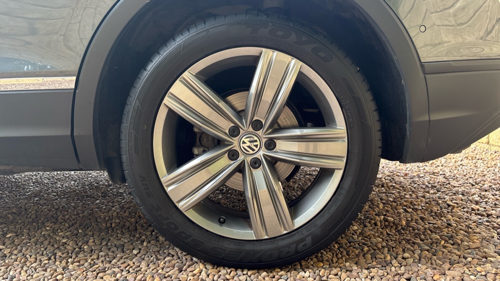Volkswagen Tiguan 1.5 TSi EVO 150 Match 5dr Petrol Estate - Image 5