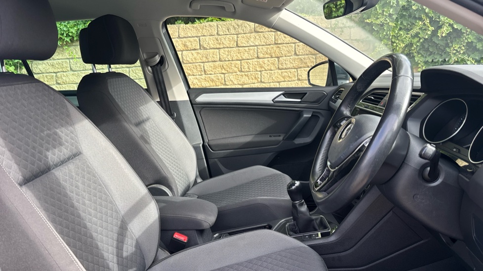 Volkswagen Tiguan 1.5 TSi EVO 150 Match 5dr Petrol Estate - Image 15