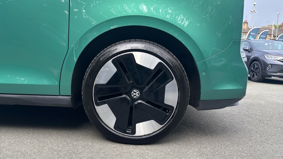 Volkswagen ID. Buzz 150kW Style Pro 77kWh 5dr Auto Electric Estate - Image 5