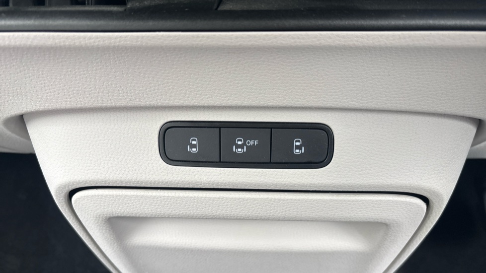 Volkswagen ID. Buzz 150kW Style Pro 77kWh 5dr Auto Electric Estate - Image 21