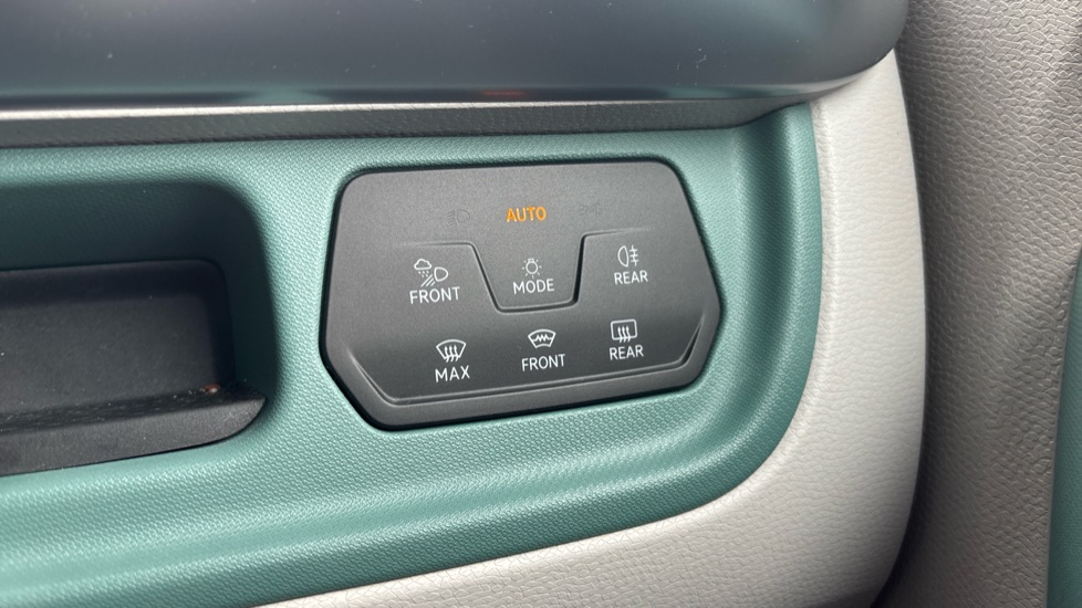 Volkswagen ID. Buzz 150kW Style Pro 77kWh 5dr Auto Electric Estate - Image 23
