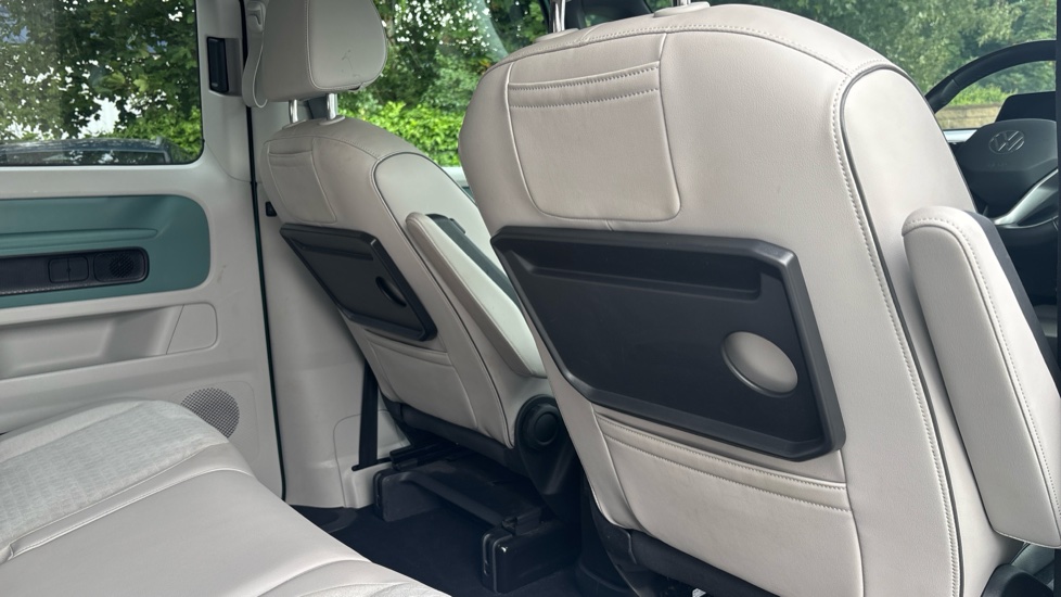 Volkswagen ID. Buzz 150kW Style Pro 77kWh 5dr Auto Electric Estate - Image 38