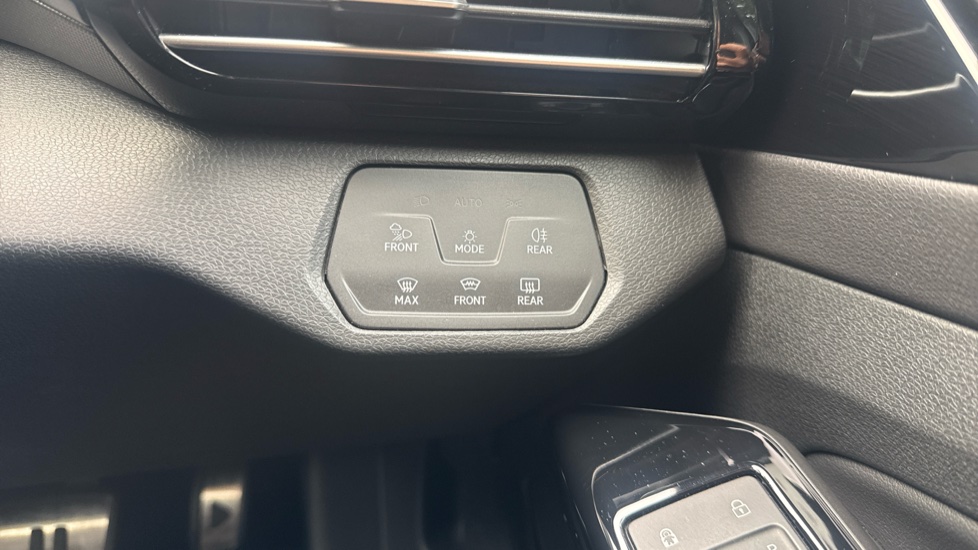Volkswagen ID.4 220kW 4MOTION GTX 77kWh 5dr Auto [125kW Ch] Electric Estate - Image 23