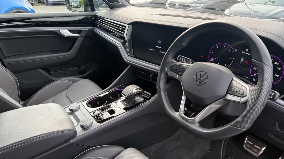 Volkswagen Touareg 3.0 V6 TDI 4Motion 286 Final Edition 5dr Tip Auto Diesel Estate - Image 6