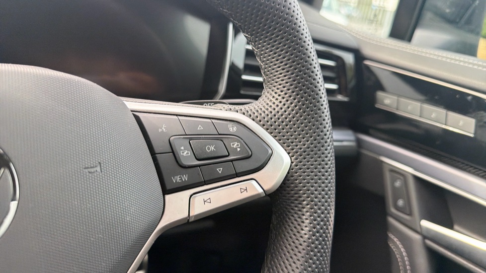 Volkswagen Touareg 3.0 V6 TDI 4Motion 286 Final Edition 5dr Tip Auto Diesel Estate - Image 18