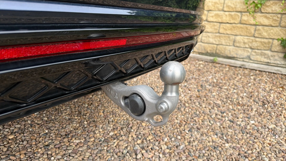 Volkswagen Touareg 3.0 V6 TDI 4Motion 286 Final Edition 5dr Tip Auto Diesel Estate - Image 22