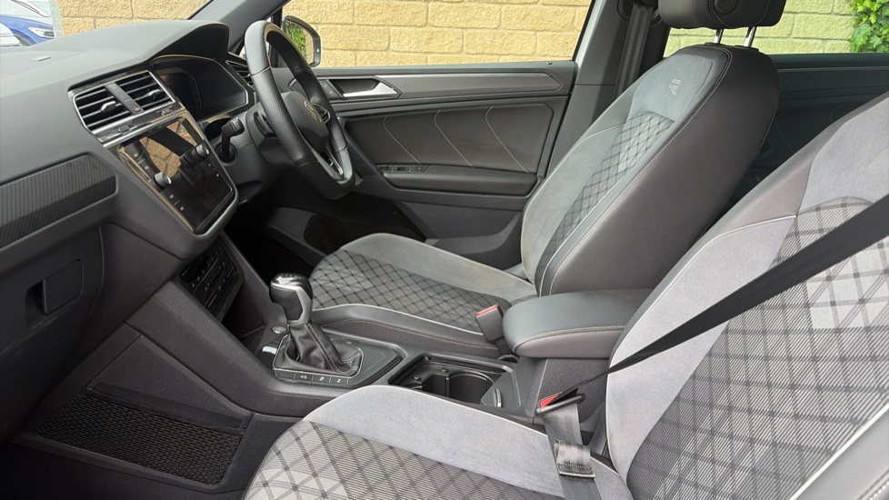 Volkswagen Tiguan 1.5 TSI 150 R-Line 5dr DSG Petrol Estate - Image 2
