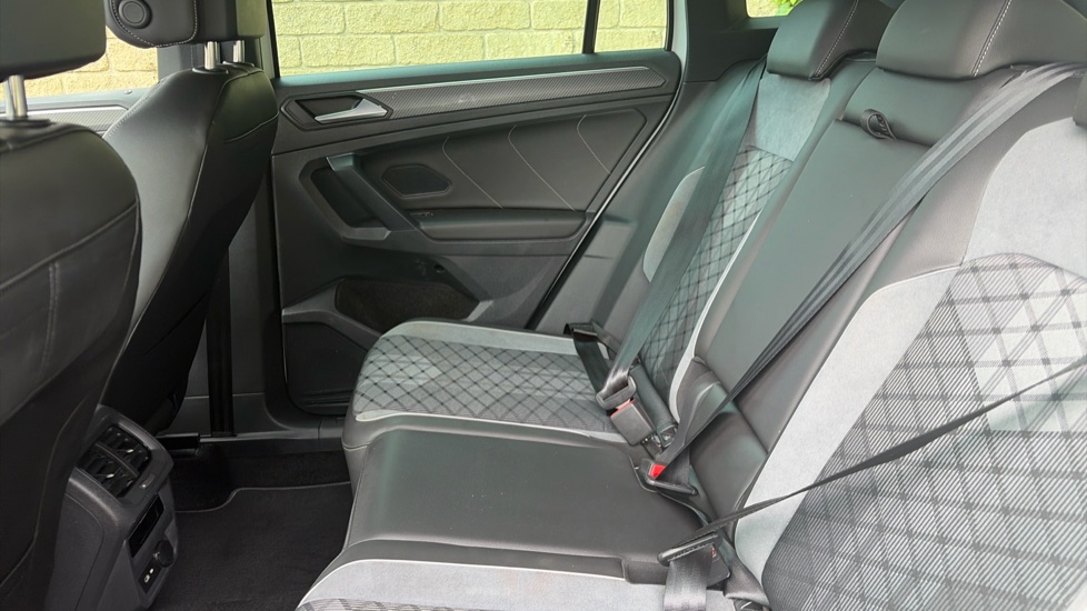 Volkswagen Tiguan 1.5 TSI 150 R-Line 5dr DSG Petrol Estate - Image 16