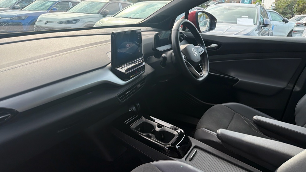 Volkswagen ID.4 109kW Life Ed Pure 52kWh 5dr Auto [110kW Ch] Electric Estate - Image 2