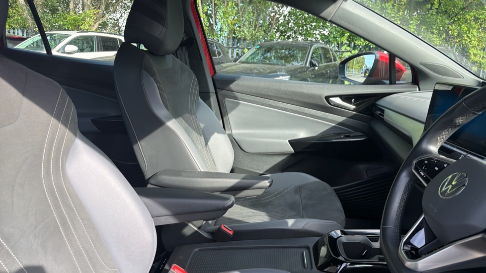 Volkswagen ID.4 109kW Life Ed Pure 52kWh 5dr Auto [110kW Ch] Electric Estate - Image 15