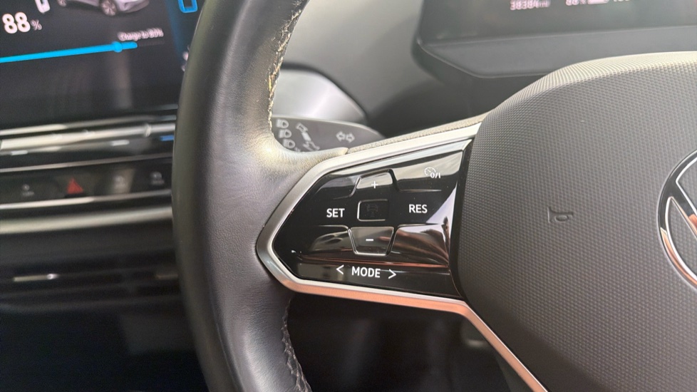 Volkswagen ID.4 109kW Life Ed Pure 52kWh 5dr Auto [110kW Ch] Electric Estate - Image 17