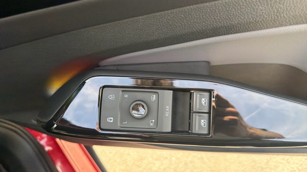 Volkswagen ID.4 109kW Life Ed Pure 52kWh 5dr Auto [110kW Ch] Electric Estate - Image 19