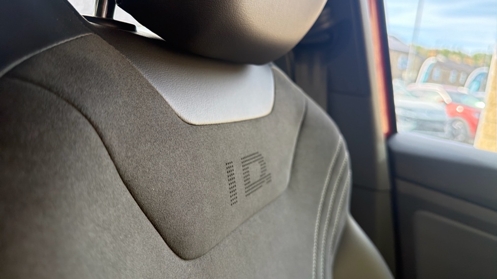 Volkswagen ID.4 109kW Life Ed Pure 52kWh 5dr Auto [110kW Ch] Electric Estate - Image 30