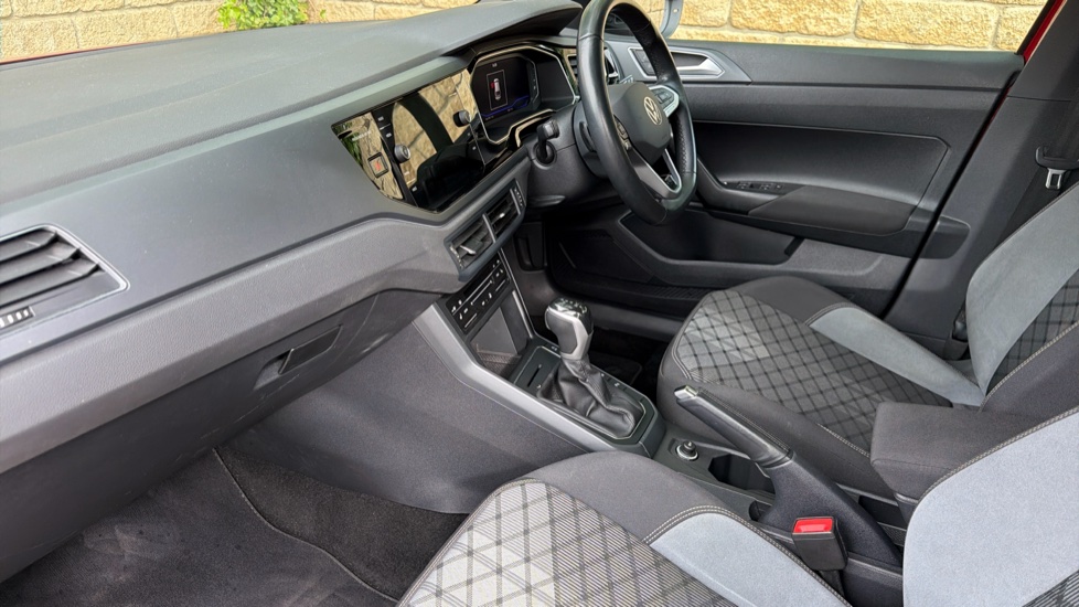 Volkswagen Taigo 1.0 TSI 110 R-Line 5dr DSG Petrol Hatchback - Image 2